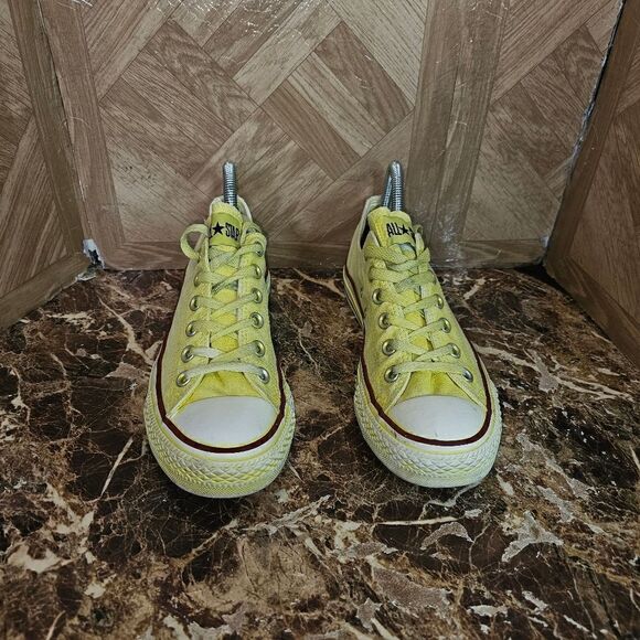 Converse women's All Star Classic yellow Fashion Shoes size 8   540 - Picture 6 of 10